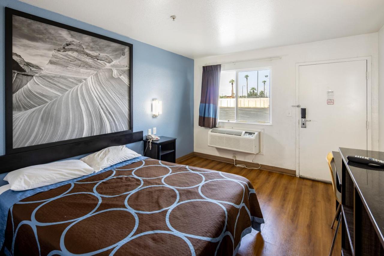 Super 8 By Wyndham West Hotel Phoenix